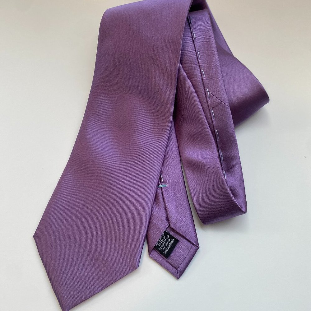 METROPOLITAN  VIEW SILK TIE.